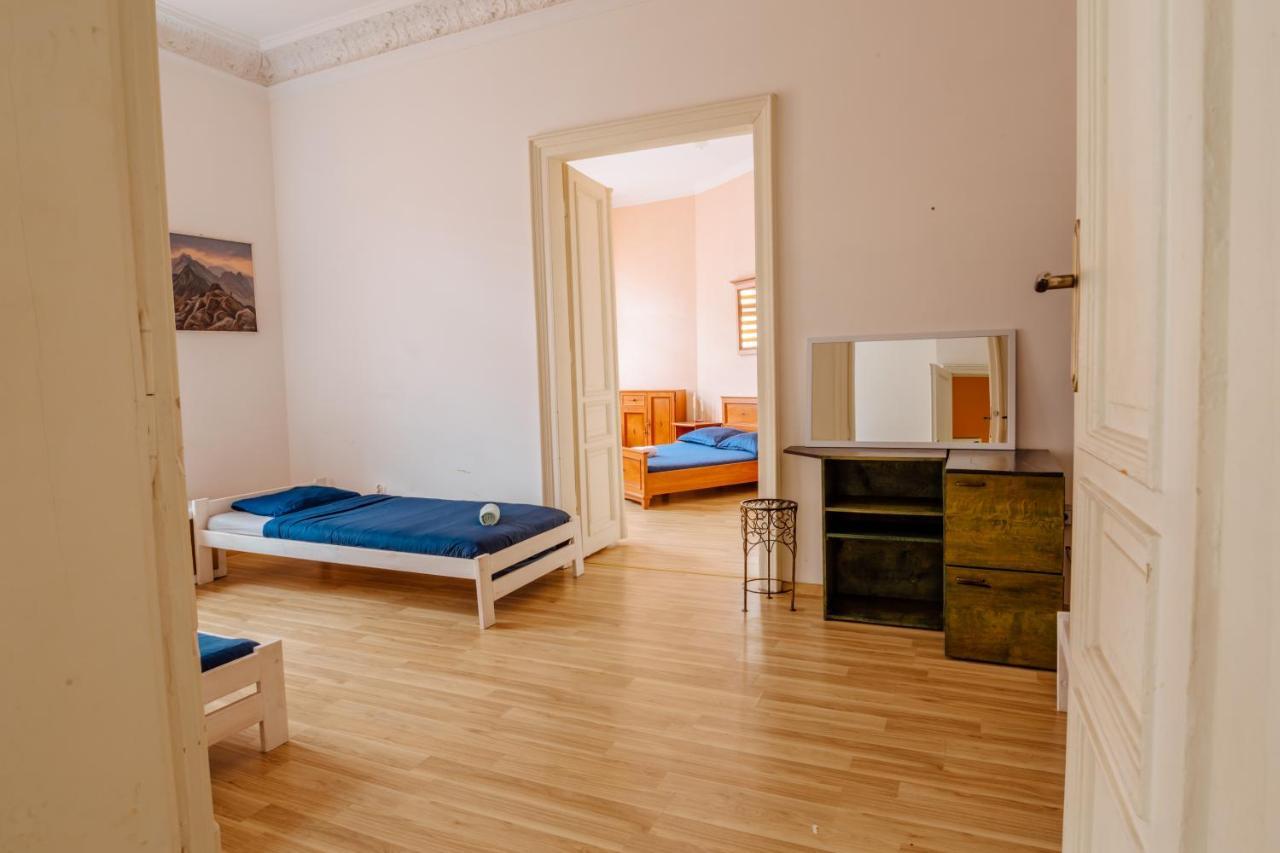 T&T Hostel & Apartments Krakow Bagian luar foto