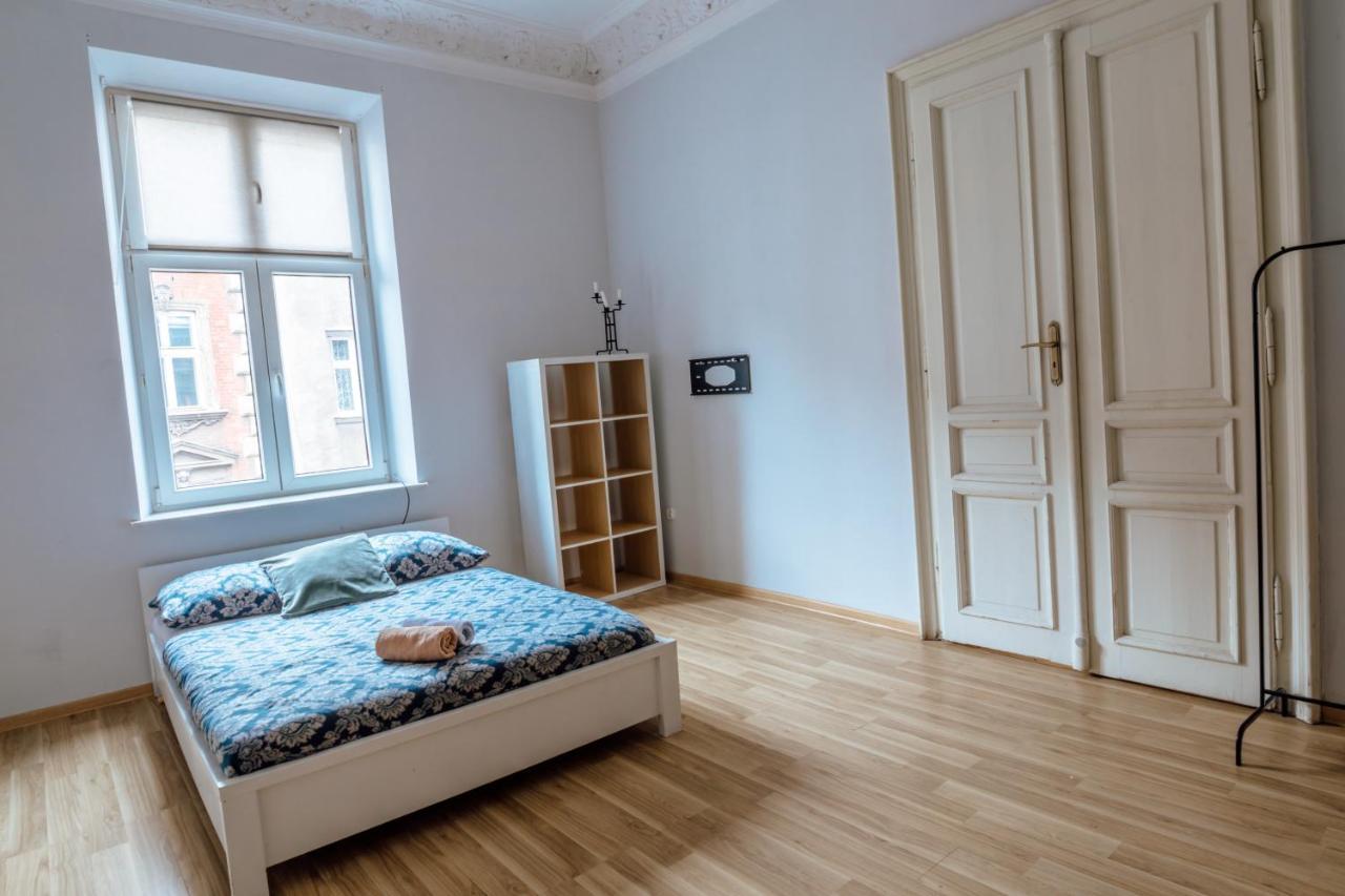 T&T Hostel & Apartments Krakow Bagian luar foto